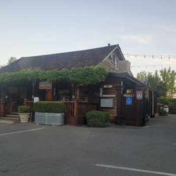 Lever Coffee - In lot but whole shabang back patio seating as Cherub had but renewed. Local items - Coffee & Tea Near Me - Alamo, California