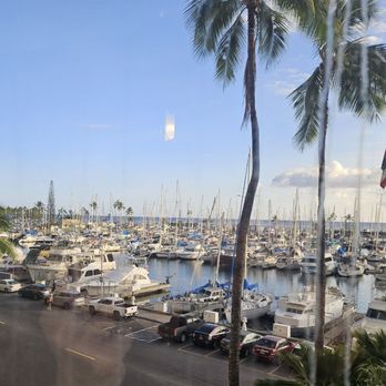 100 Sails Restaurant & Bar - View my table at 100 Sails Restaurant and Bar - Buffets Near Me - Honolulu, Hawaii