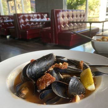 Matto Wine Bar - Mussels Tapas Happy Hour - Wine Bars Near Me - Shelton, Connecticut Matto Wine Bar - Mussels Tapas Happy Hour - Wine Bars Near Me - Shelton, Connecticut
