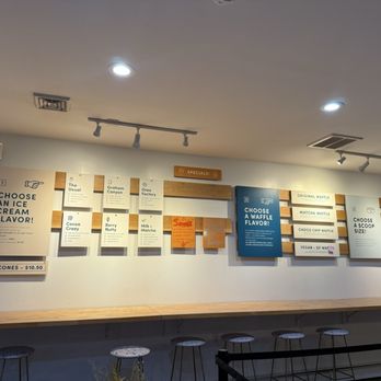 Kow Kow - Inside - Ice Cream & Frozen Yogurt Near Me - Providence, Rhode Island