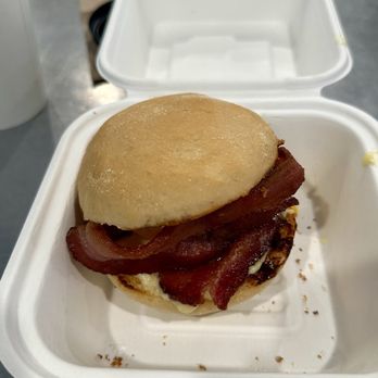 Henny’s - Henny's Benny - Breakfast & Brunch Near Me - Portland, Maine
