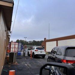 Baskin-Robbins - Lined up today.