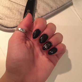Hollywood Nails  - Nail Salons Near Me - Chicago, Illinois