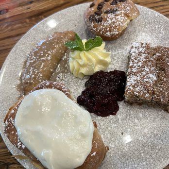 A'Bouzy - Pastries - Champagne Bars Near Me - Houston, Texas A'Bouzy - Pastries - Champagne Bars Near Me - Houston, Texas