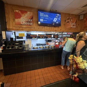 Hungry Howie's Pizza & Subs - Pizza Near Me - Palmetto, Florida