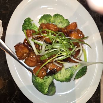 Flock to the Wok - General Tso's Chicken with broccoli, green onions and tangy sauce - Chinese Near Me - Savannah, Georgia