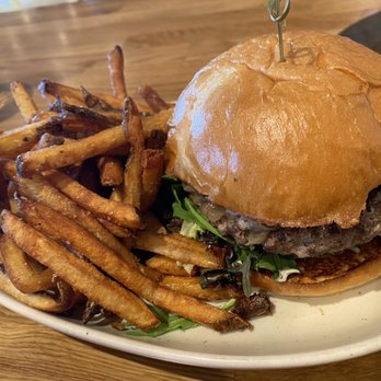 Mahi’ai Table - Hawaiian Meats Beef Burger Lunch - Cocktail Bars Near Me - Kapolei, Hawaii