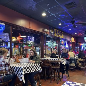 Acme Oyster House - Inside of acme - Cajun/Creole Near Me - Baton Rouge, Louisiana