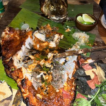 Zanaya - Our red snapper shareable fish is just about gone. All 3 of us enjoyed it. - Mexican Near Me - Ciudad de México, DIF
