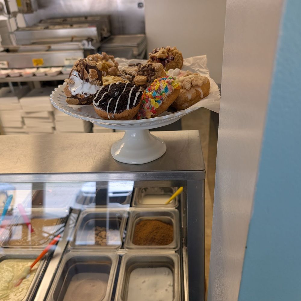 Valencia Donuts - Sample donuts - Donuts Near Me - Valencia, Pennsylvania Valencia Donuts - Sample donuts - Donuts Near Me - Valencia, Pennsylvania