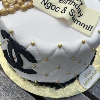 Cakes By Creme de la Creme - Patisserie/Cake Shop Near Me - Renton, Washington Cakes By Creme de la Creme - Patisserie/Cake Shop Near Me - Renton, Washington