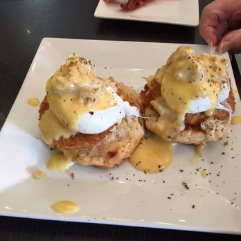 Mango Mangeaux - Chesapeake Benedict... yummy!! - New American Near Me - Hampton, Virginia