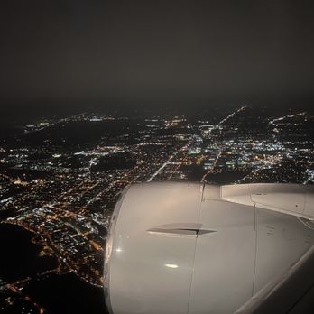 United Airlines - Arriving EWR - Airlines Near Me - Frankfurt, HE
