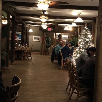 Harbor Sands - Restaurant area - Bars Near Me - Two Harbors, California