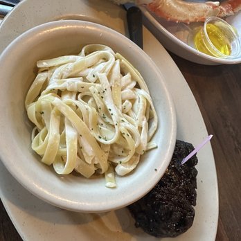 Bob Chinn's Crab House - 8 oz. Filet Mignon and Pasta Alfredo - Seafood Near Me - Wheeling, Illinois Bob Chinn's Crab House - 8 oz. Filet Mignon and Pasta Alfredo - Seafood Near Me - Wheeling, Illinois