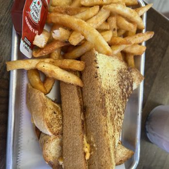 Leons Lobstah Shack - lobster grilled cheeze - Seafood Near Me - Tampa Bay, Florida Leons Lobstah Shack - lobster grilled cheeze - Seafood Near Me - Tampa Bay, Florida