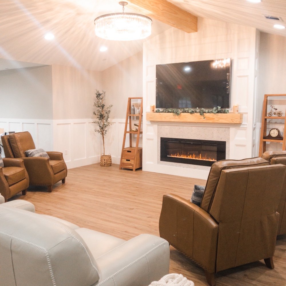 Platinum Resort - Serenada - Living Area - Assisted Living Facilities Near Me - Georgetown, Texas Platinum Resort - Serenada - Living Area - Assisted Living Facilities Near Me - Georgetown, Texas