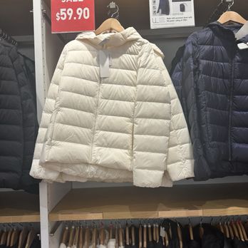 UNIQLO - Men's Clothing Near Me - Newton, Massachusetts