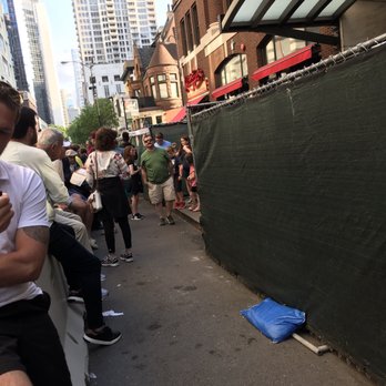 Giordano's - Line at ~6 PM on a Saturday - Pizza Near Me - Chicago, Illinois
