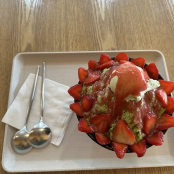 Heybings - Matcha strawberry - Desserts Near Me - Costa Mesa, California