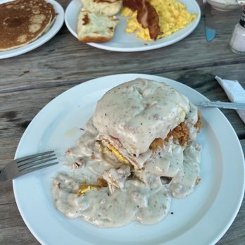 Lulu's Cafe - Chicken and biscuit with gravy - Diners Near Me - Myrtle Beach, South Carolina
