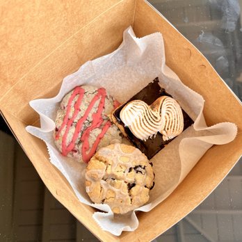 Jacques Louise Bakery - S'mores bar, espresso chocolate chip scone, raspberry lemonade cookie - Bakeries Near Me - Memphis, Tennessee Jacques Louise Bakery - S'mores bar, espresso chocolate chip scone, raspberry lemonade cookie - Bakeries Near Me - Memphis, Tennessee