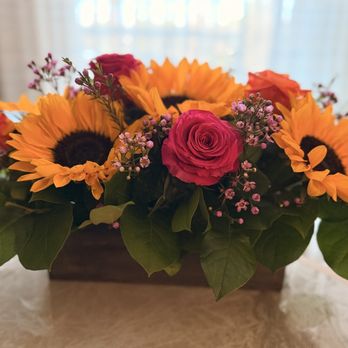 Tatum Flowers - Rustic Charm Bouquet - Day 1 - Florists Near Me - Phoenix, Arizona Tatum Flowers - Rustic Charm Bouquet - Day 1 - Florists Near Me - Phoenix, Arizona