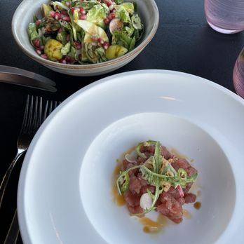 Alila Ventana Big Sur - Autumn salad and tuna tartare - Resorts Near Me - Big Sur, California Alila Ventana Big Sur - Autumn salad and tuna tartare - Resorts Near Me - Big Sur, California