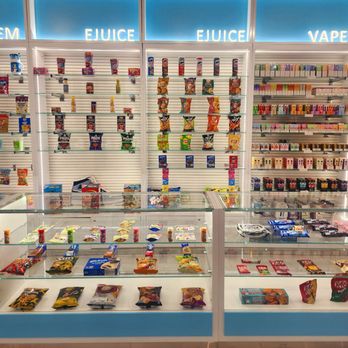 Smoke 2 Snack - Interior - Convenience Stores Near Me - Vancouver, British Columbia