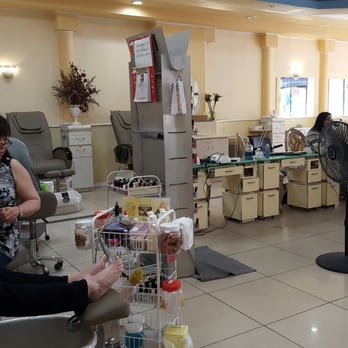 Diamond Nails & Spa - Large facility. Lots of stations. Very comfortable pedicure chairs. - Nail Salons Near Me - Montclair, California Diamond Nails & Spa - Large facility. Lots of stations. Very comfortable pedicure chairs. - Nail Salons Near Me - Montclair, California