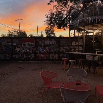Truck Yard - Outdoor space - Food Stands Near Me - Dallas, Texas Truck Yard - Outdoor space - Food Stands Near Me - Dallas, Texas
