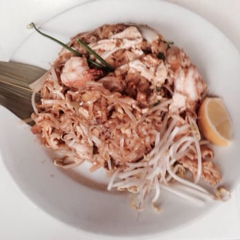 Spice - Chicken and shrimp pad Thai - Thai Near Me - New York, New York Spice - Chicken and shrimp pad Thai - Thai Near Me - New York, New York