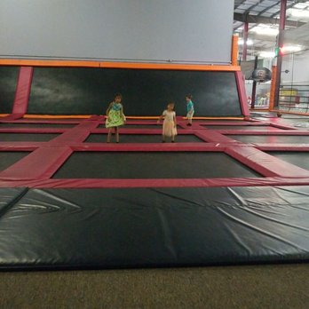 iTrampoline - Trampoline Parks Near Me - Waipahu, Hawaii