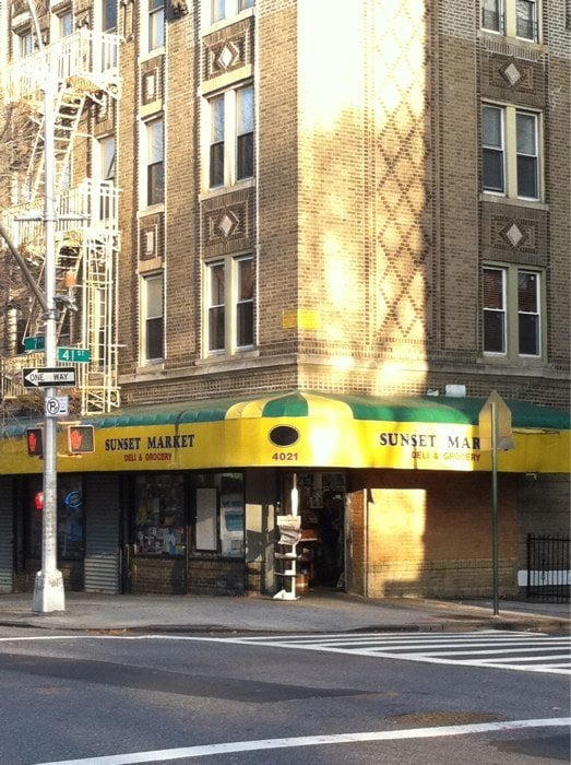 Sunset Market Logo