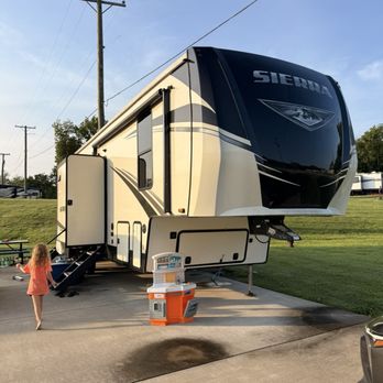Four Corners RV Resort - Camper, site 10 - RV Parks Near Me - Antioch, Tennessee Four Corners RV Resort - Camper, site 10 - RV Parks Near Me - Antioch, Tennessee