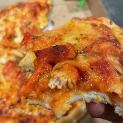 Bella Indian & Italian Cuisine - Ordered the paneer pizza from Grubhub, got chicken pizza. Soo disappointing. Not even remotely the same.