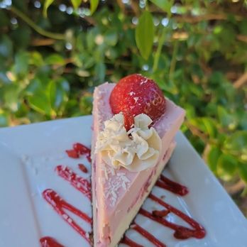 SunCafe - Strawberry cheesecake - Vegan Near Me - Studio City, California SunCafe - Strawberry cheesecake - Vegan Near Me - Studio City, California