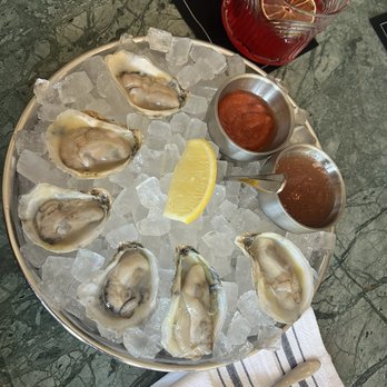 Fives - murder  point (locally sourced and farmed. Brought daily). - Cocktail Bars Near Me - New Orleans, Louisiana