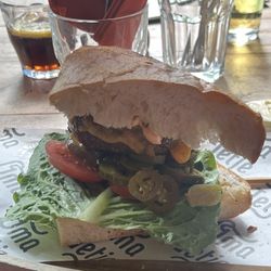 Oma Ietje - Burger with focaccia style bun