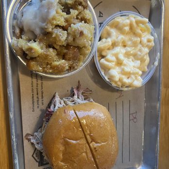 4 Rivers Smokehouse - Pulled pork sandwich, Mac & Cheese, Bread Pudding - Barbeque Near Me - Winter Park, Florida 4 Rivers Smokehouse - Pulled pork sandwich, Mac & Cheese, Bread Pudding - Barbeque Near Me - Winter Park, Florida