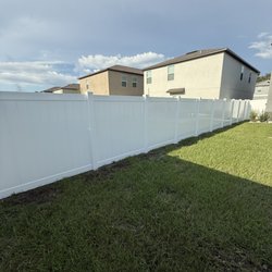 MJ Fence and Remodel - White PVC privacy fence