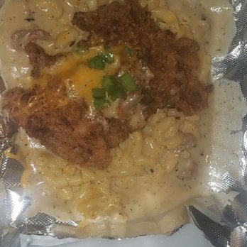 Heard Dat Kitchen - Bourbon Street Love -Mac n cheese with fried chicken on top - Cajun/Creole Near Me - New Orleans, Louisiana Heard Dat Kitchen - Bourbon Street Love -Mac n cheese with fried chicken on top - Cajun/Creole Near Me - New Orleans, Louisiana