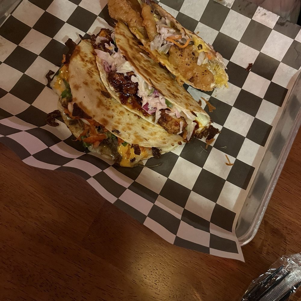 Taco Chinoz & Bar - Bulgogi Taco, Korean Fried Chicken Taco & Fried Fish Taco - Mexican Near Me - Sterling, Virginia Taco Chinoz & Bar - Bulgogi Taco, Korean Fried Chicken Taco & Fried Fish Taco - Mexican Near Me - Sterling, Virginia
