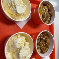 The Peach Cobbler Factory - Peach cobbler with vanilla ice cream