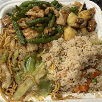 Panda Express - Chow mein, fried rice, chicken and string beans? And mushroom chicken - Chinese Near Me - West Covina, California Panda Express - Chow mein, fried rice, chicken and string beans? And mushroom chicken - Chinese Near Me - West Covina, California