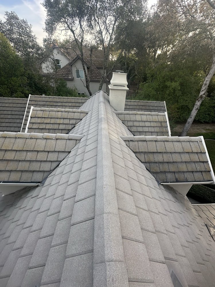 Slide of Bardo Ramirez Roofing