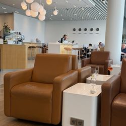 Lufthansa Senator Lounge Non-Schengen