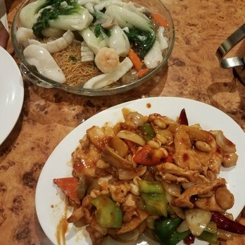 Jade Garden - Seafood chow mein (crispy), Kung Pao chicken - Dim Sum Near Me - Seattle, Washington