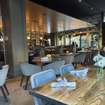 Tstreet Roadhouse - Interior Decor is contemporary and comfortable. - Bars Near Me - Lakewood, Colorado Tstreet Roadhouse - Interior Decor is contemporary and comfortable. - Bars Near Me - Lakewood, Colorado
