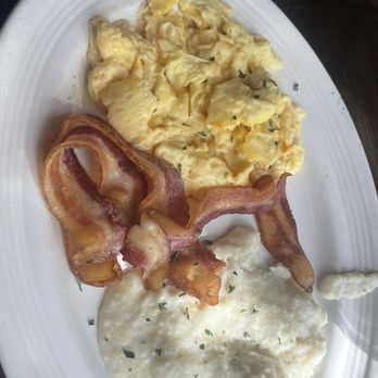 Taste Bar + Kitchen - Taste Breakfast - Cocktail Bars Near Me - Houston, Texas